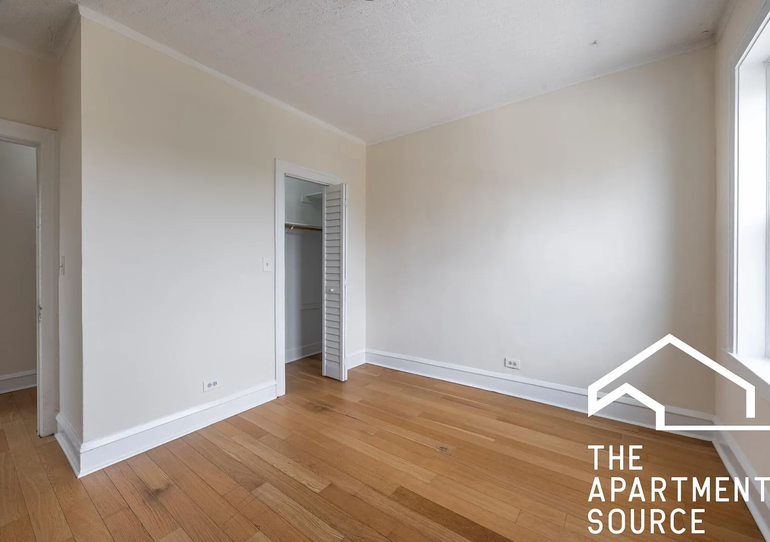 2 bed, 1000 sqft, $2,495 — Photo 3