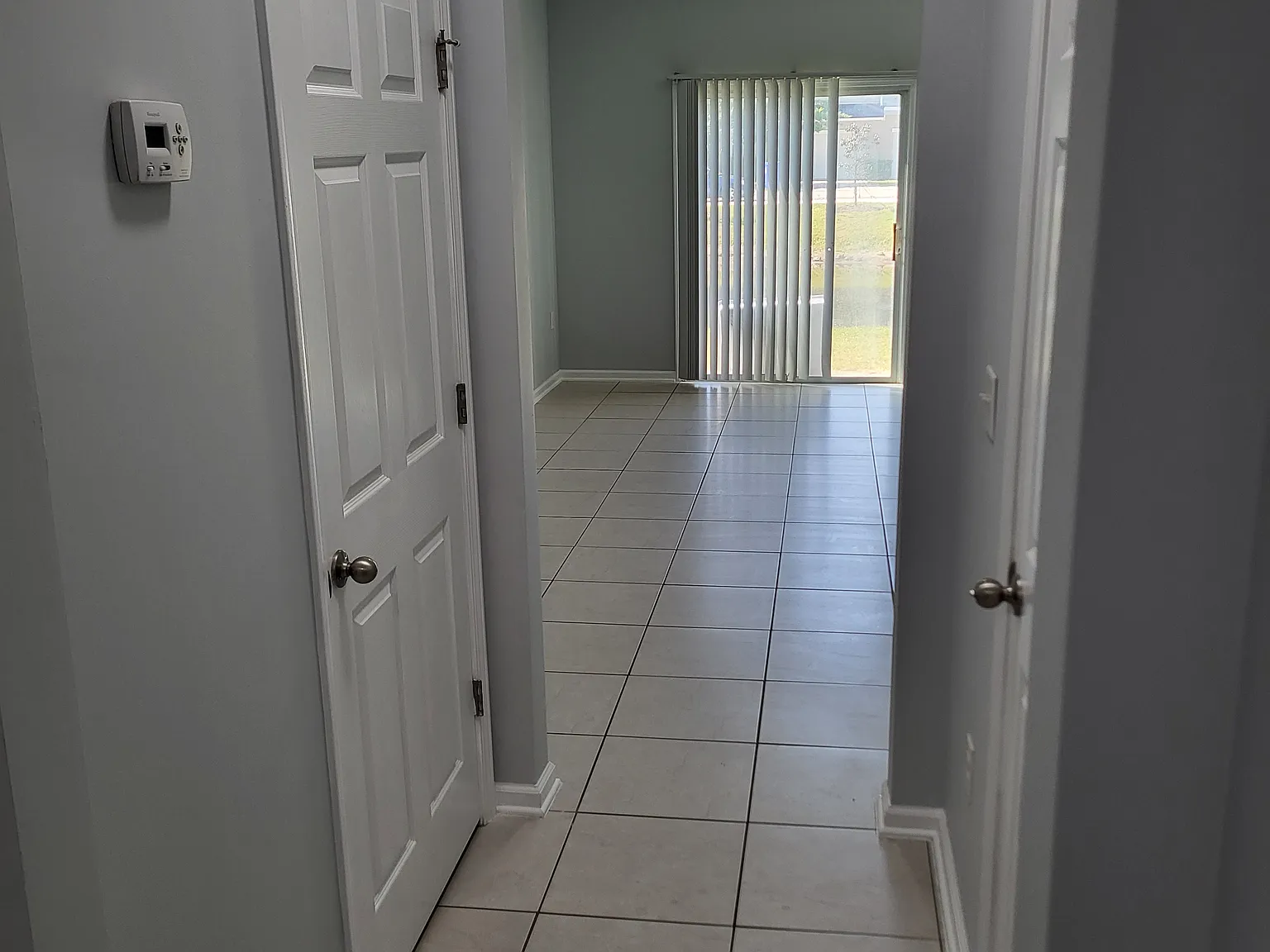 3 bed, 2.5 bath, 1333 sqft, $1,800 — Photo 4