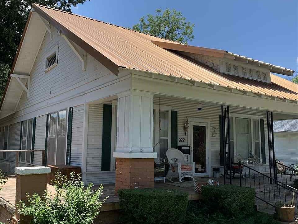 2nd image of 922 SW McLish St