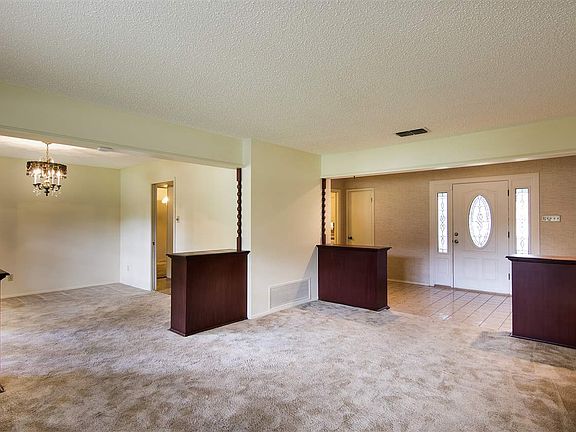 4th image of 801 Eden Dr