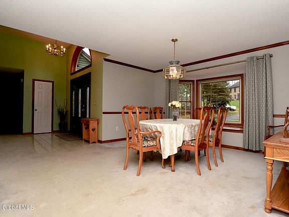 5th image of 7 Pine Forest Ln