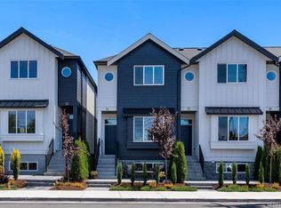 10145 5th St #9, Sidney, BC V8L0E4