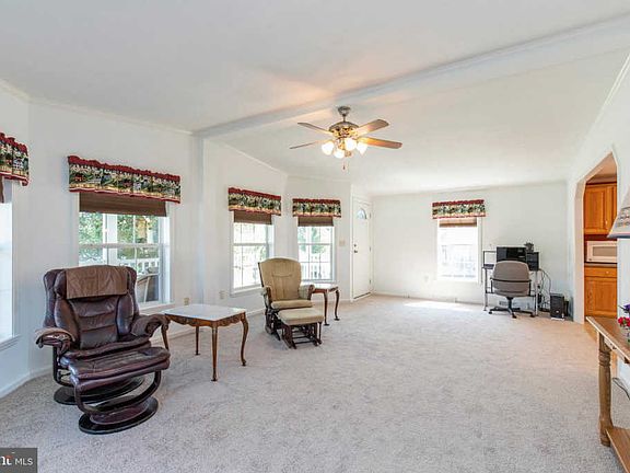 5th image of 633 Farmland Way