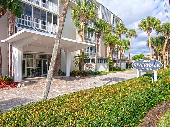 3rd image of 4601 Highway A1a APT 102