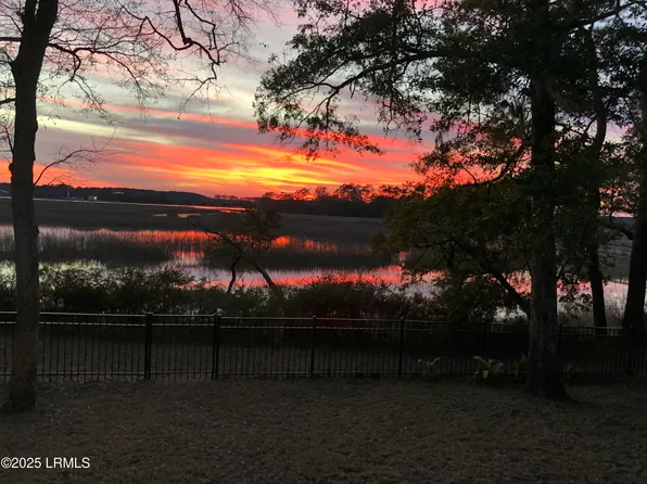 23 Tuscarora Ave, Beaufort, SC 29907