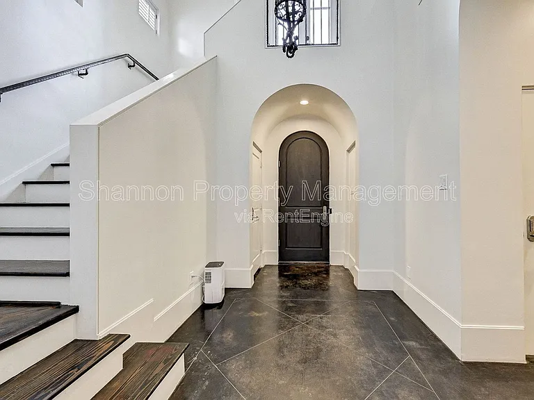 3128 Alabama Ct — Photo 4
