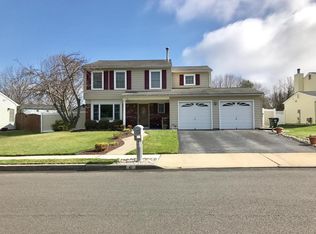 47 Cherry Bend Dr, Howell, NJ