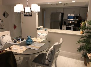 1250 N Portofino Dr APT 101, Sarasota, FL 34242