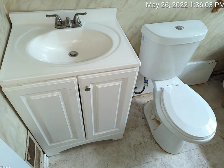 10401 Bernard Ave — Photo 6