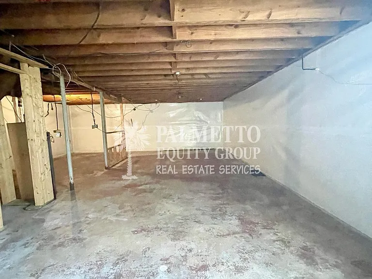2219 E Gate City Blvd — Photo 9