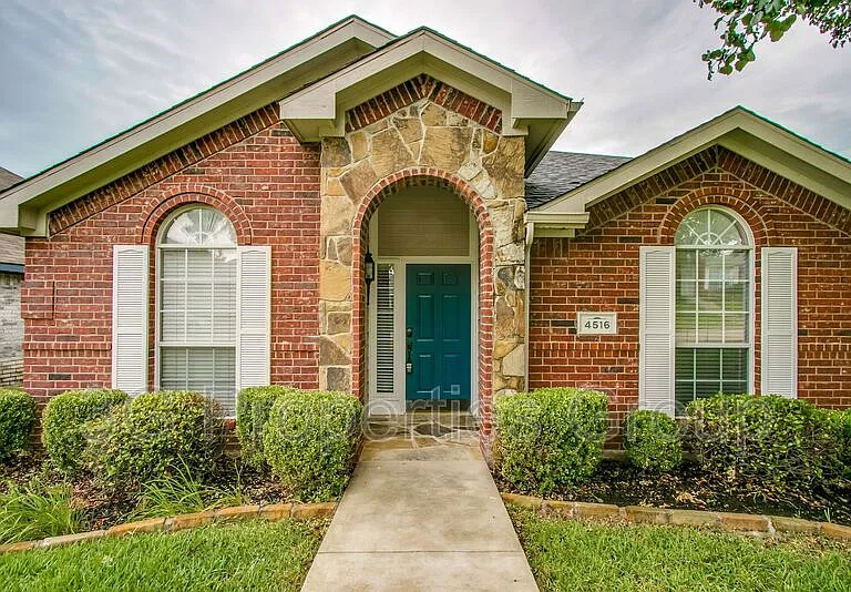 4516 Highridge Dr — Photo 4