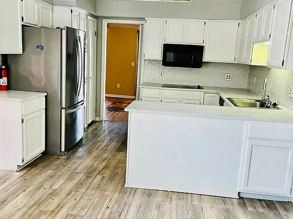 29333 Chanticleer Dr #1, Southfield, MI 48034