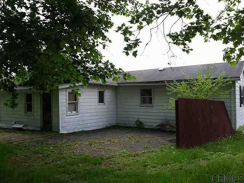 3rd image of 6 MAINE Avenue