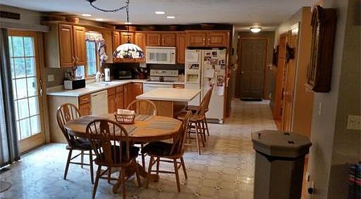5th image of 32 Nestlenook Dr
