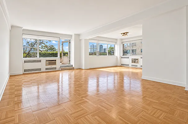 Living room, photo 1