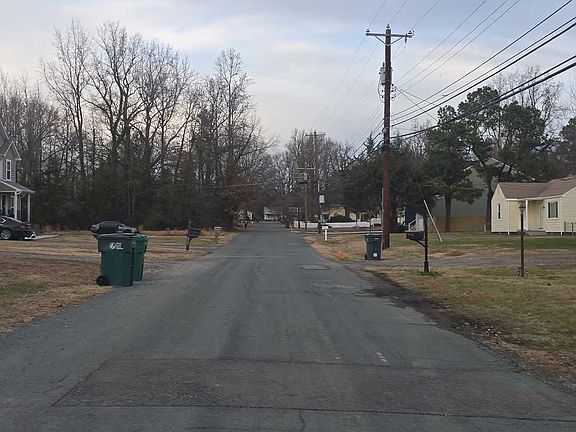 4th image of 3302 Waverly Blvd