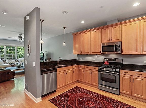 3rd image of 1918 Lynn Cir #1918