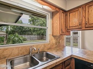 71R Vanderford Rd E, Orange Park, FL 32073