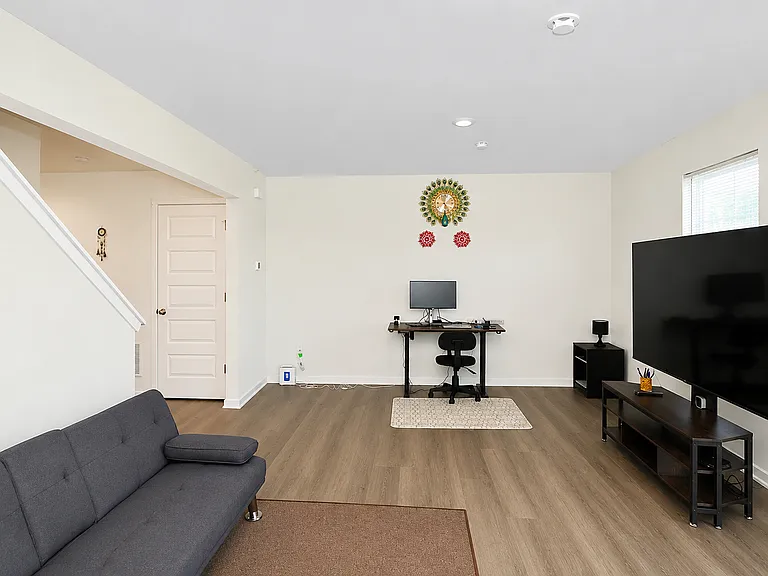 101 Fieldcrest Ave — Photo 4
