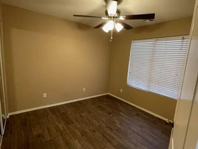 2132 W Carter Rd — Photo 12