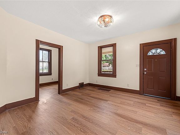 5th image of 2919 Tampa Ave