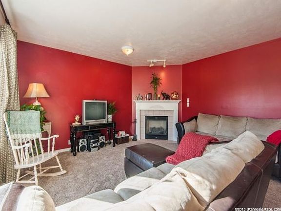 4th image of 1742 N Earnshaw Ln
