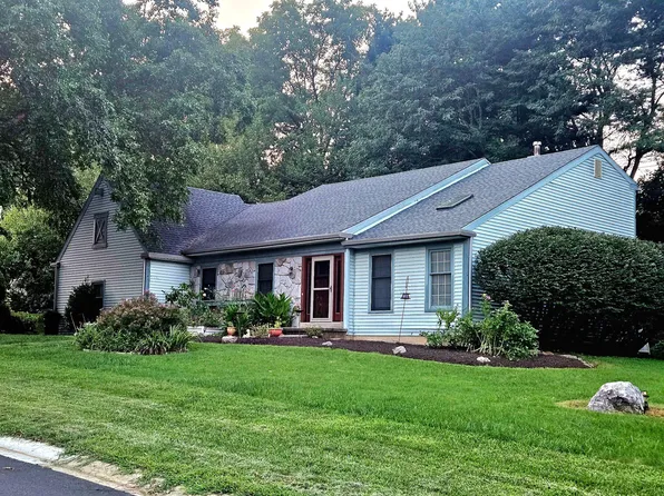 1 Pimlico Ct, Hockessin, DE 19707