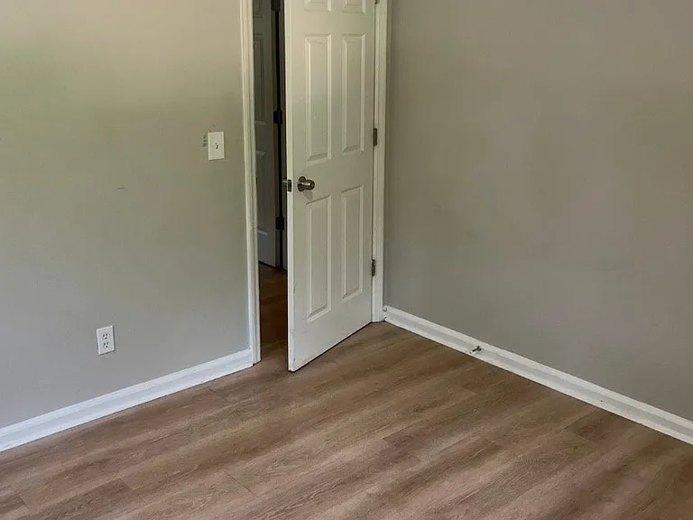 1215 Winifred Ln — Photo 27