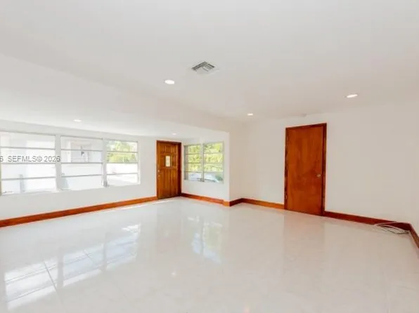 1131 SW 14th Ave, Miami, FL 33135