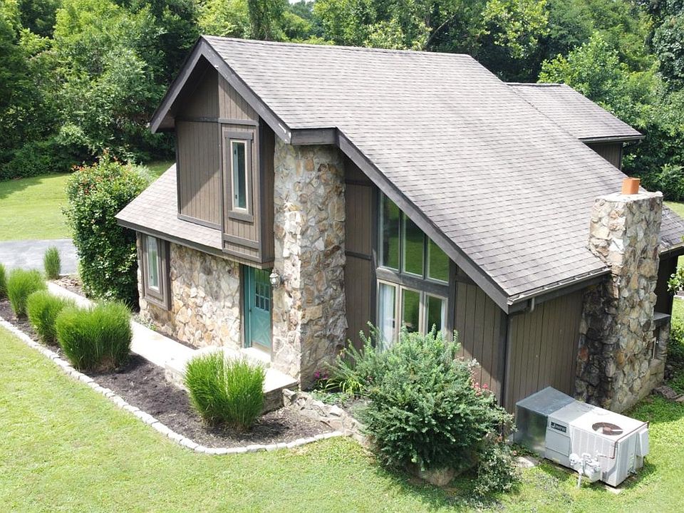 1st image of 123 Colan Ct