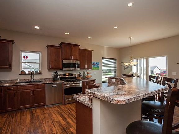 3rd image of 441 Rolling Hills Dr