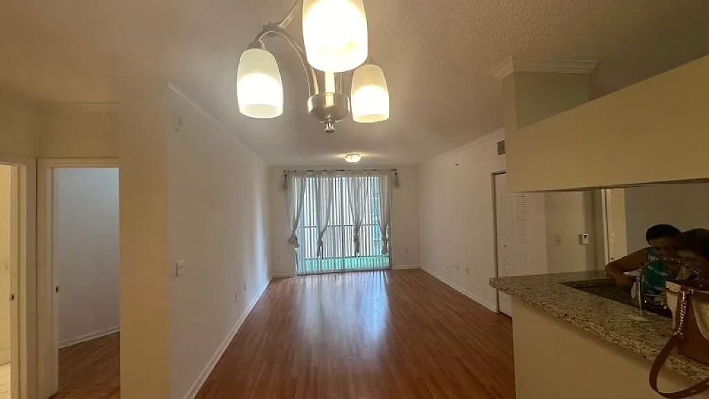 2 bed, 1116 sqft, $2,890 — Photo 3