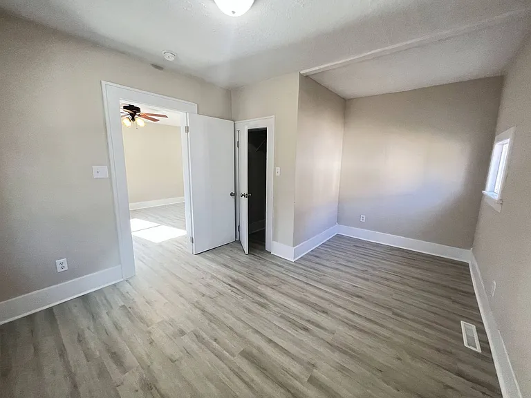 539 S Fort Ave — Photo 15
