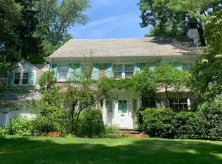 21 Hickory Dr, Maplewood, NJ 07040