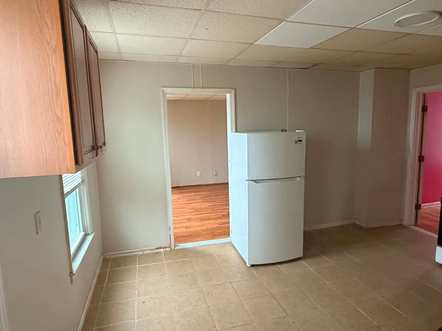 3 bed, 1100 sqft, $1,200 — Photo 2