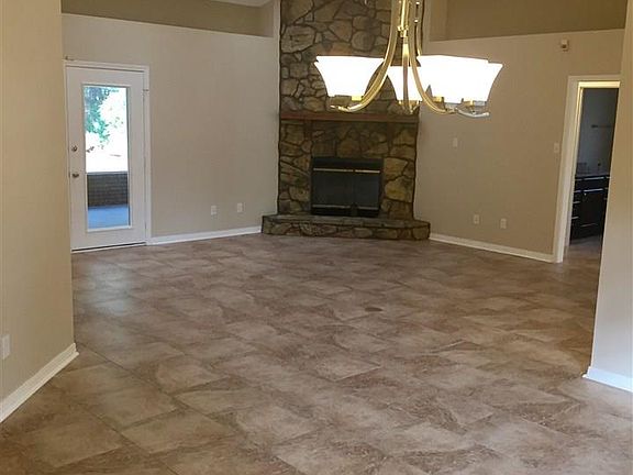 4th image of 11525 Thousand Oaks Dr