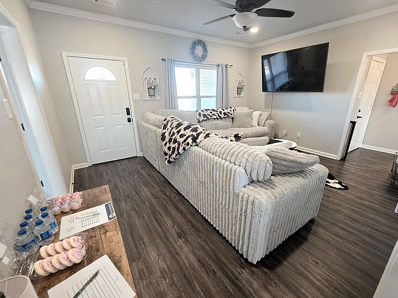 5th image of 35 Green Apple Dr