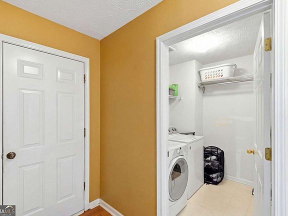 4th image of 1320 Webb Farm Ln