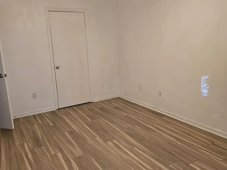 1009 Hannah St — Photo 6