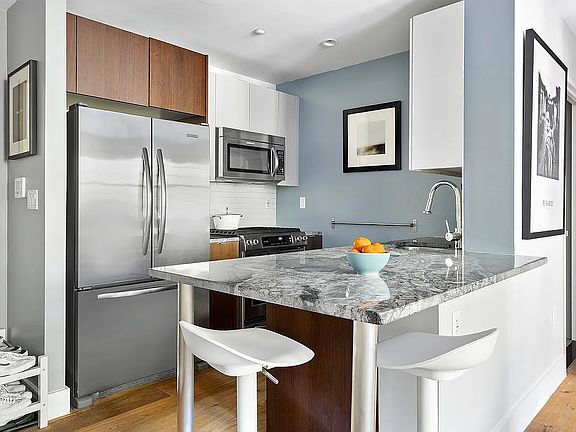 3rd image of 110 Warren St APT B204