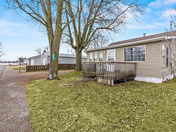 3rd image of 9050 Elm St