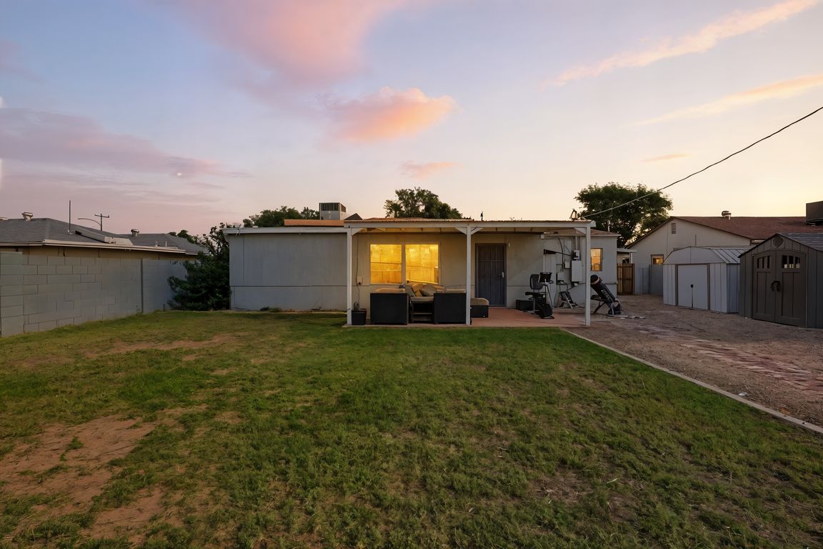 next background image