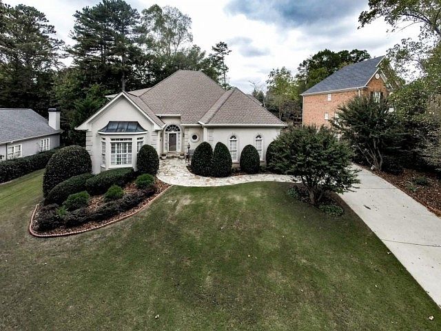 1st image of 1827 Bishops Green Dr