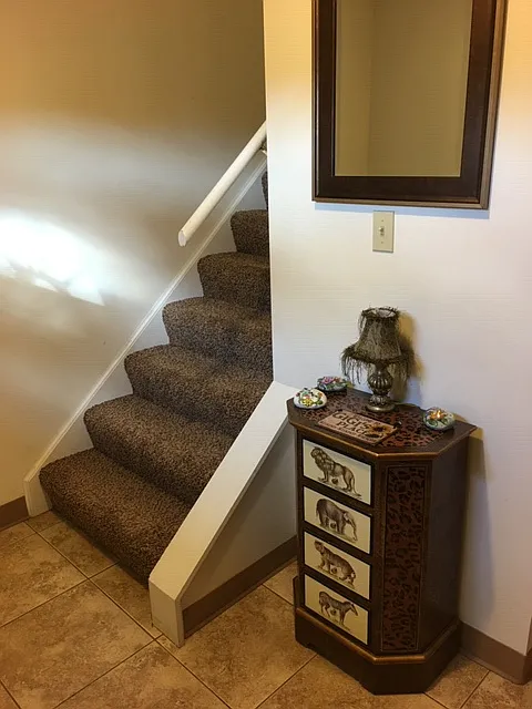 2 bed, 1.5 bath, 1300 sqft, $1,200 — Photo 3