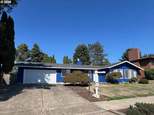 205 E Foothills Dr, Newberg, OR 97132