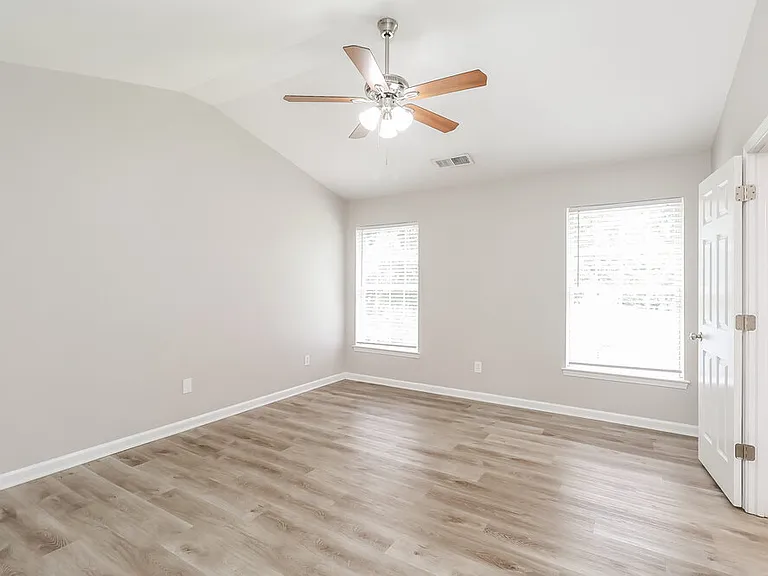 211 Winding Canyon Dr — Photo 12