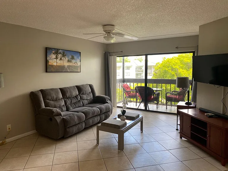 1750 N Congress Ave #403 — Photo 4