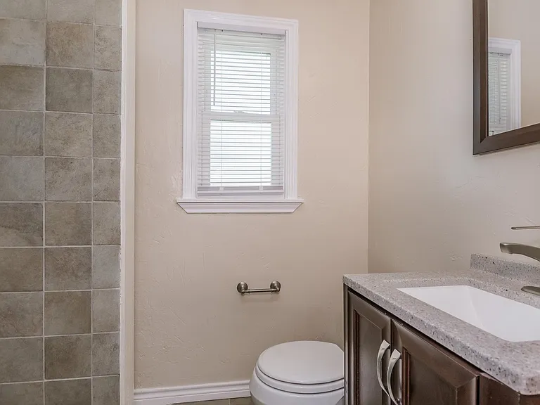 1612 Crockett St — Photo 11
