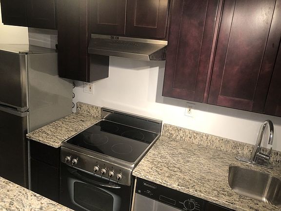 4th image of 90 Chambers St APT 6