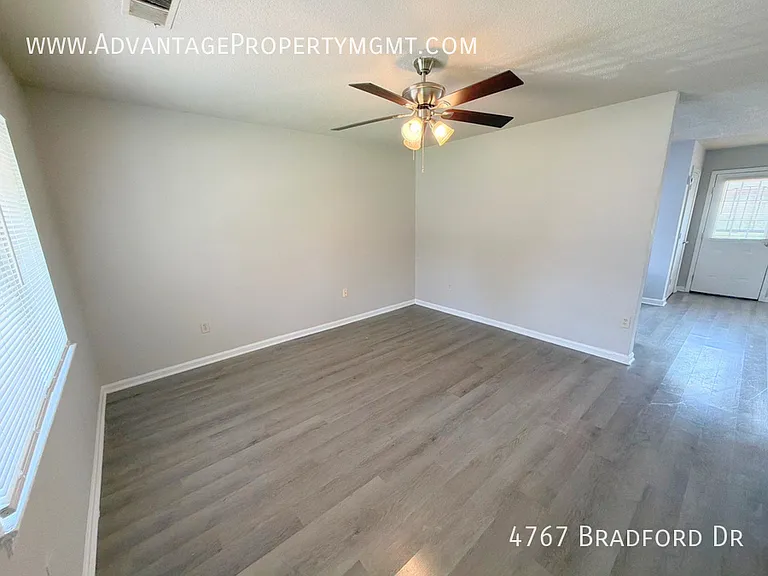 4767 Bradford Dr — Photo 3